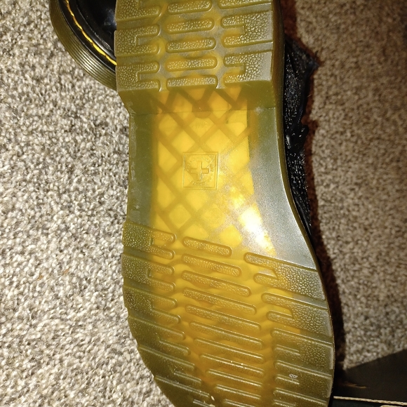 Dr Martin boots - Picture 2 of 4